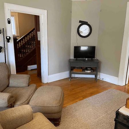 Cozy 3 & 4 Bed Home 2 Blocks To Hospitals & Lambeau グリーンベイ エクステリア 写真