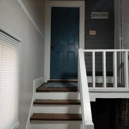 Cozy 3 & 4 Bed Home 2 Blocks To Hospitals & Lambeau グリーンベイ エクステリア 写真
