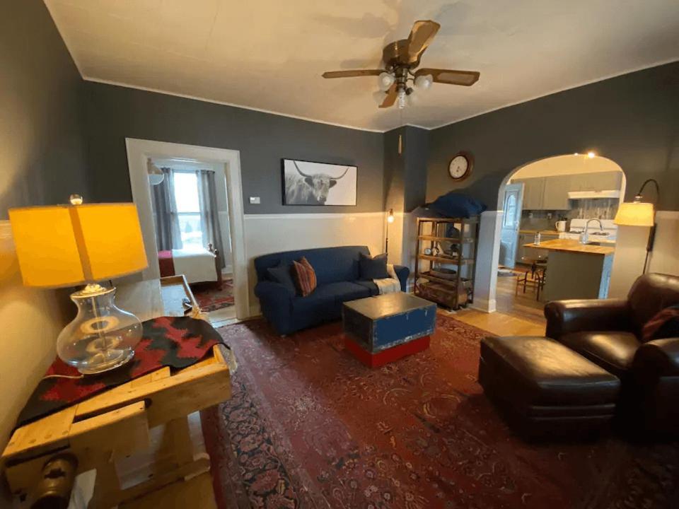 Cozy 3 & 4 Bed Home 2 Blocks To Hospitals & Lambeau グリーンベイ エクステリア 写真