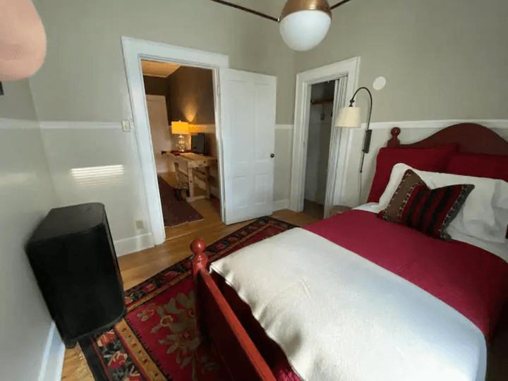 Cozy 3 & 4 Bed Home 2 Blocks To Hospitals & Lambeau グリーンベイ エクステリア 写真