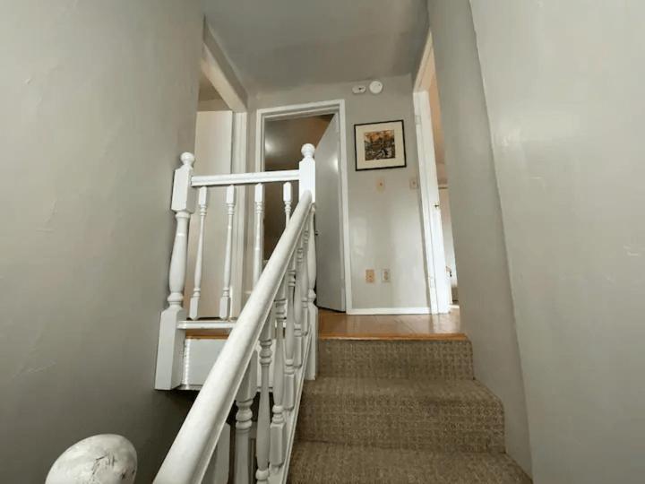 Cozy 3 & 4 Bed Home 2 Blocks To Hospitals & Lambeau グリーンベイ エクステリア 写真