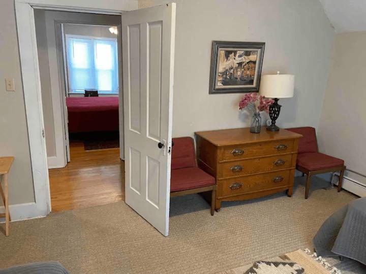 Cozy 3 & 4 Bed Home 2 Blocks To Hospitals & Lambeau グリーンベイ エクステリア 写真