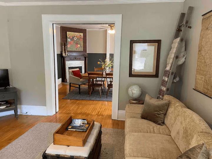 Cozy 3 & 4 Bed Home 2 Blocks To Hospitals & Lambeau グリーンベイ エクステリア 写真